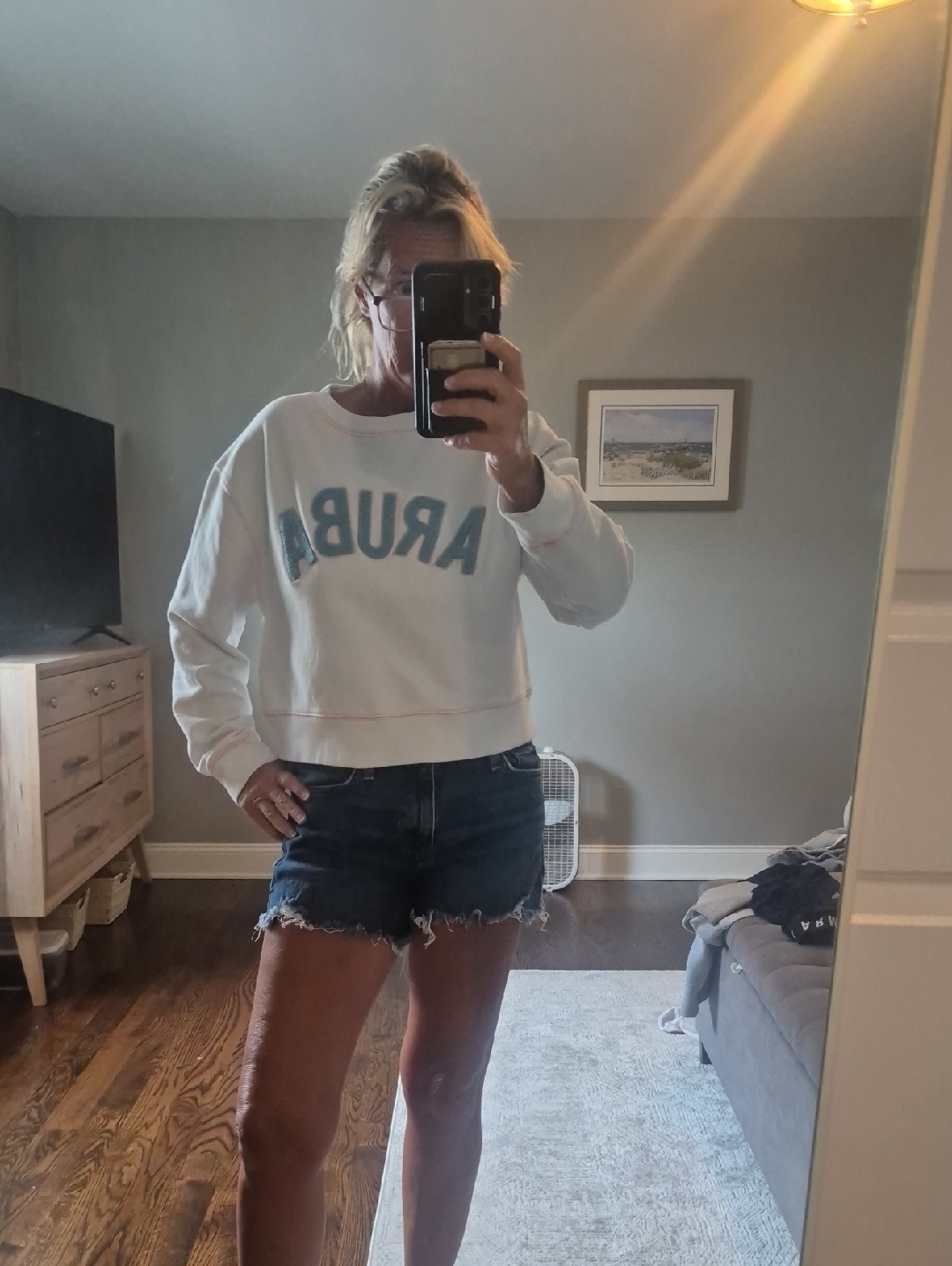 White 'Aruba' Graphic Cropped Sweatshirt